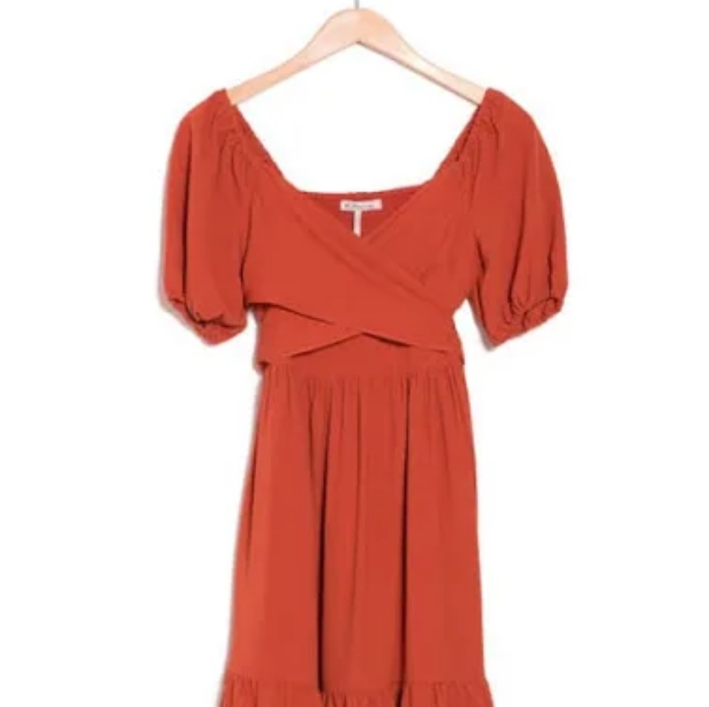 NWOT  BCBGeneration Women's Puff-Sleeve Tiered Midi Dress